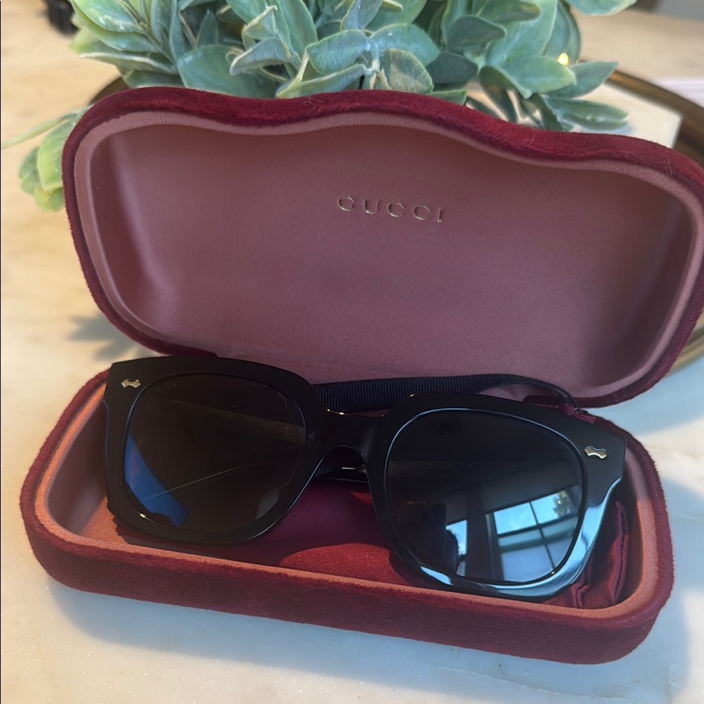 Gucci Black Sunglasses